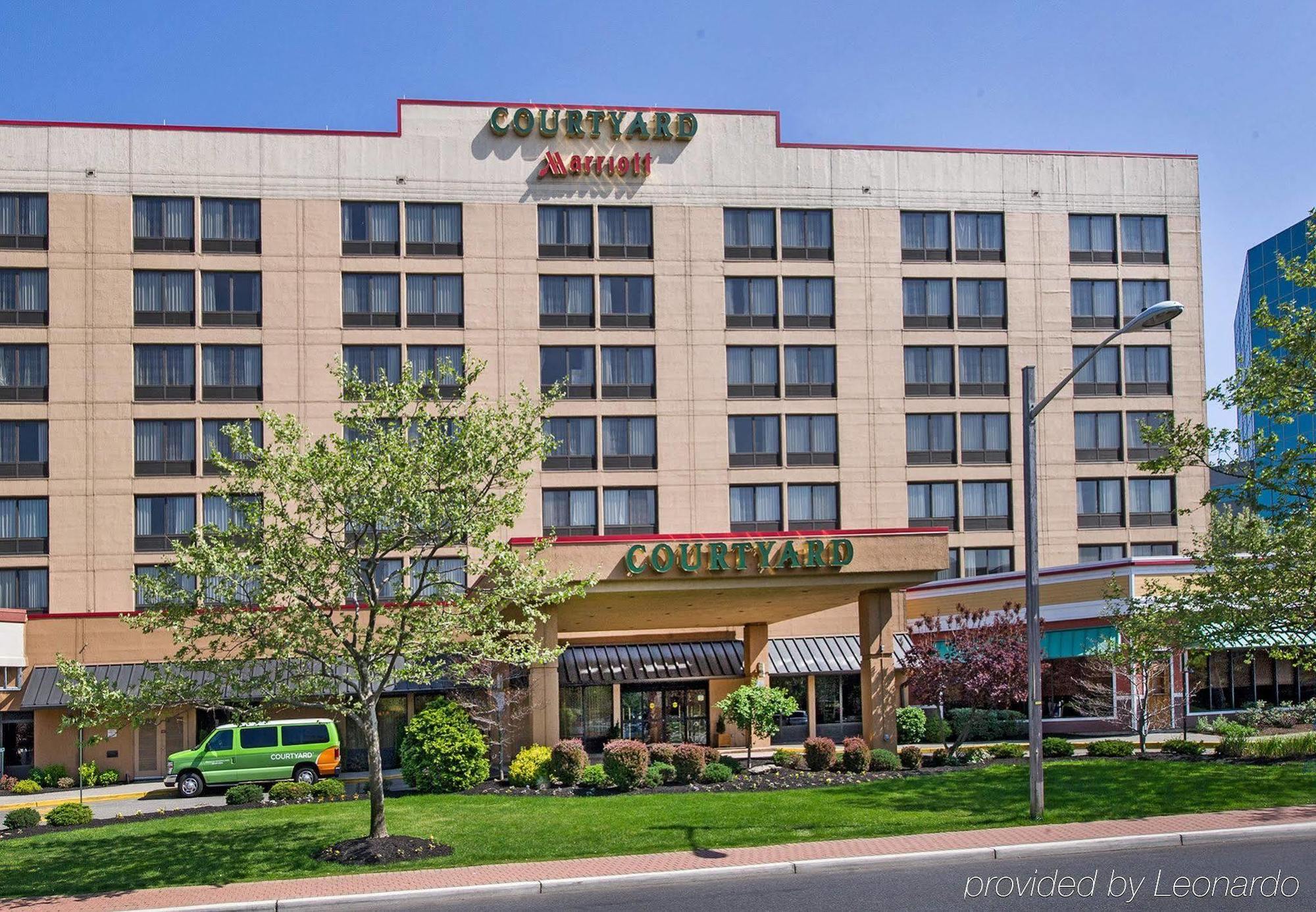 Courtyard By Marriott Secaucus Meadowlands Hotel Buitenkant foto