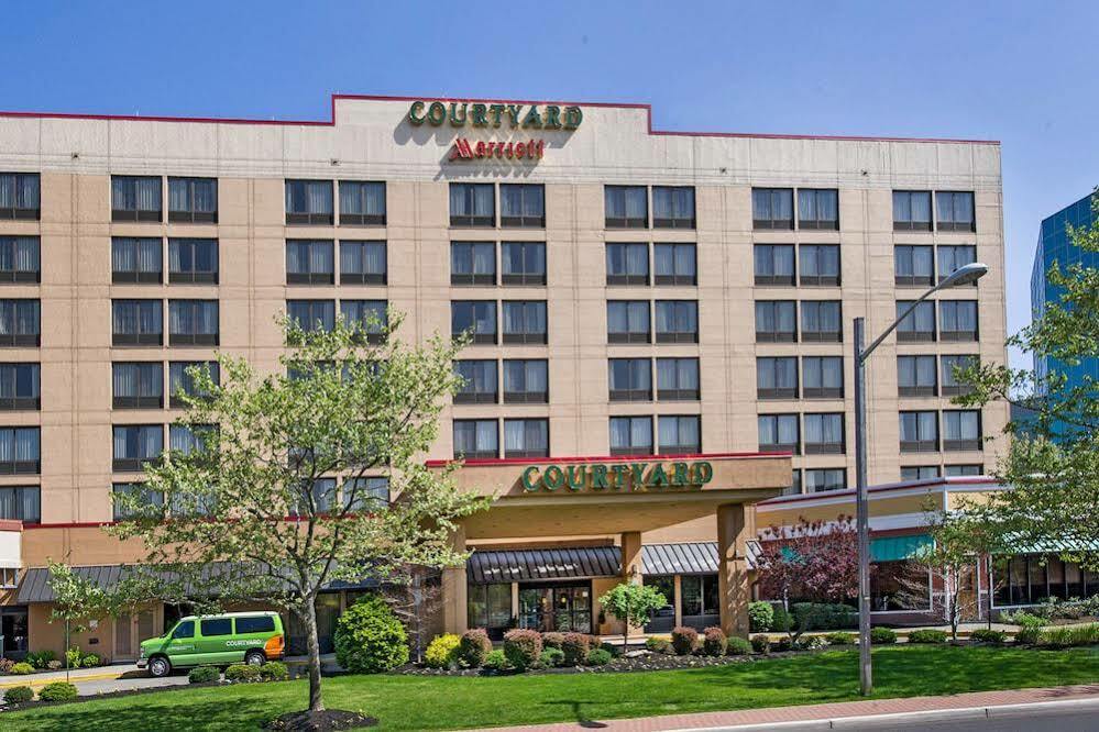 Courtyard By Marriott Secaucus Meadowlands Hotel Buitenkant foto